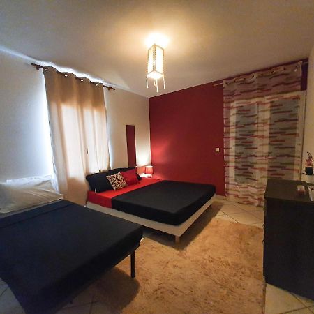 L'Auberge De L'Ile : Chambres D'Hotes Dzaoudzi Ngoại thất bức ảnh
