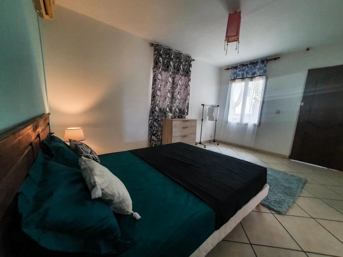 L'Auberge De L'Ile : Chambres D'Hotes Dzaoudzi Ngoại thất bức ảnh