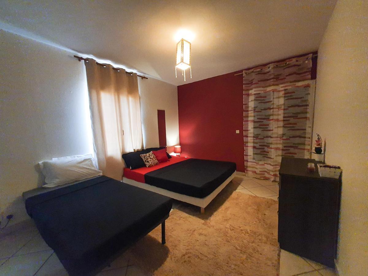 L'Auberge De L'Ile : Chambres D'Hotes Dzaoudzi Ngoại thất bức ảnh